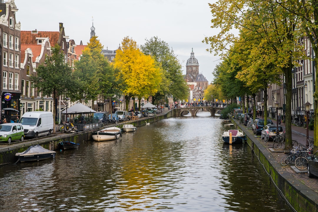 Amsterdam: de grootste stad van Nederland en alles wat daarbij hoort